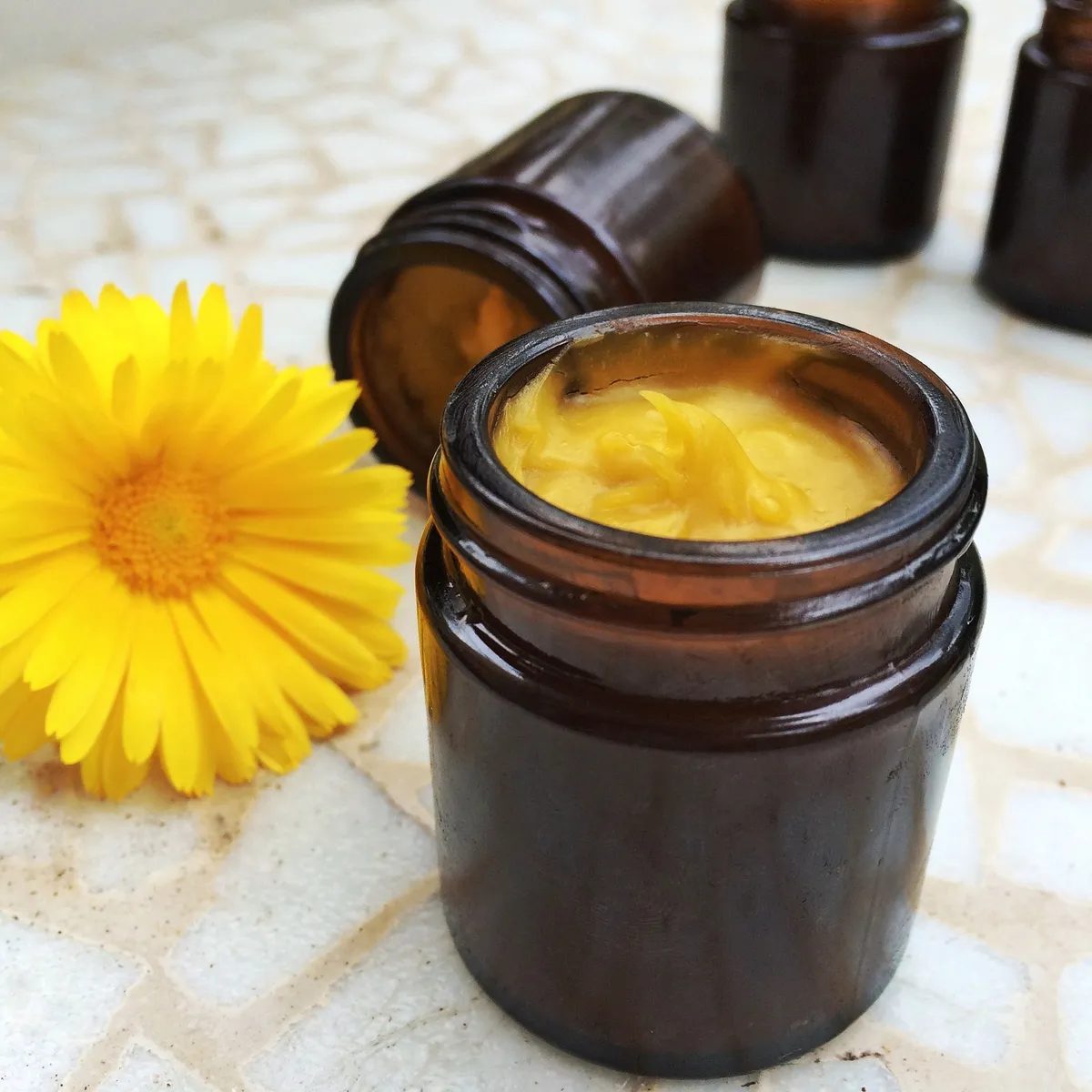Ungüento de hierbas, producto de herboristería artesanal de DORILA